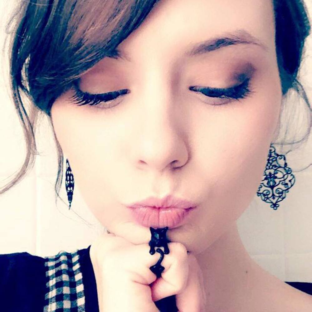 Meet your Posher, Liza